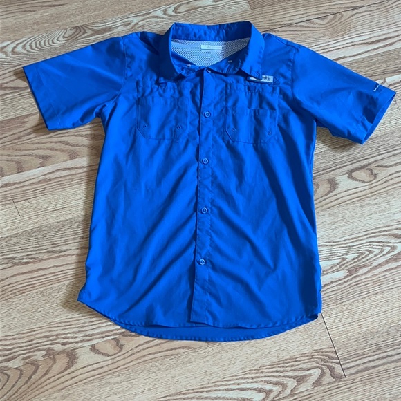Columbia Other - boys blue square pattern Columbia PFG omni shade button down shirt size xl